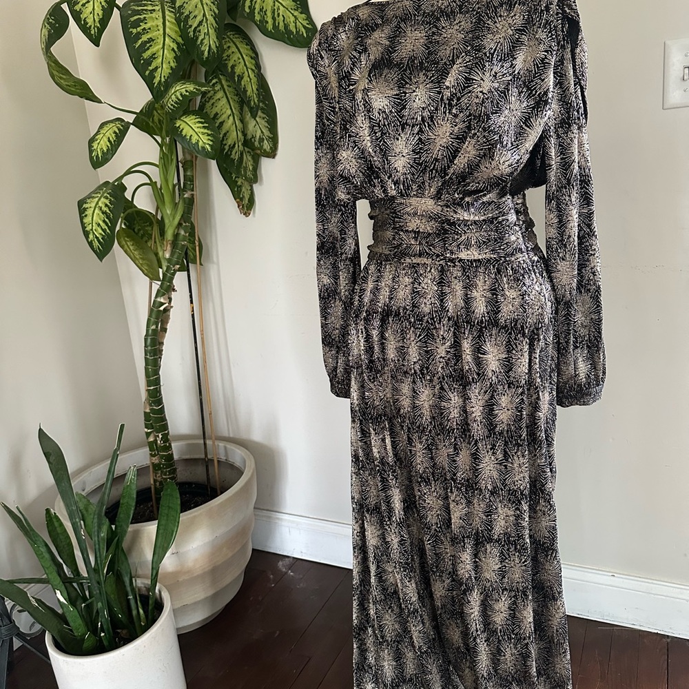 Elegant Black and Gold Backless Gown